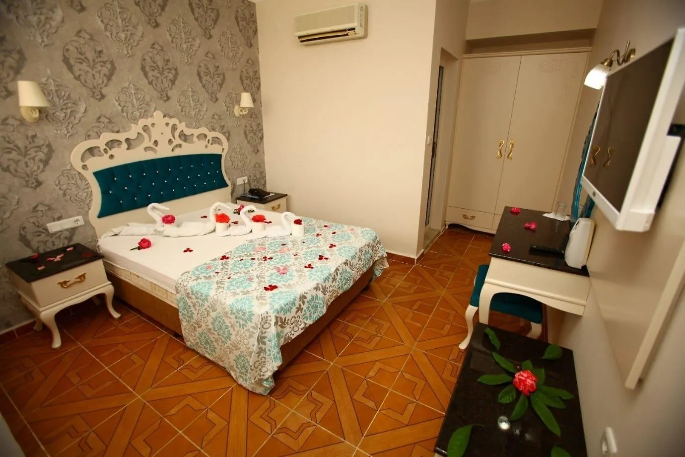 Turk Hotel Ölüdeniz 2*,