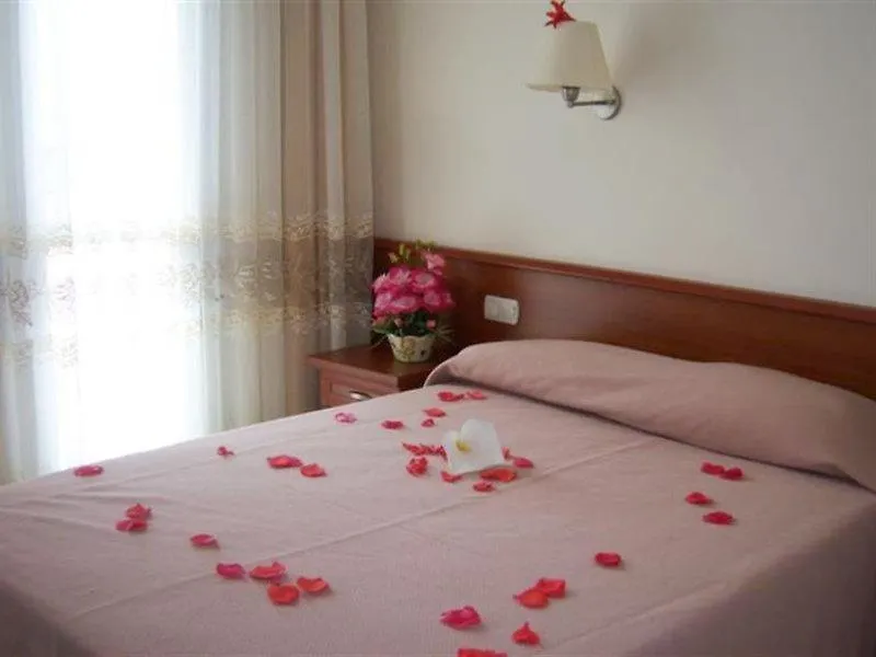 Turk Hotel Ölüdeniz 2*,  Turcja